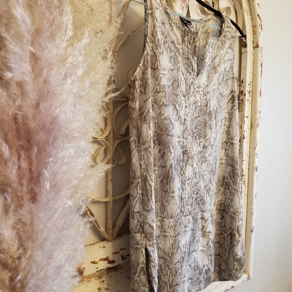 Beautiful tunic style top - Picture 6 of 6